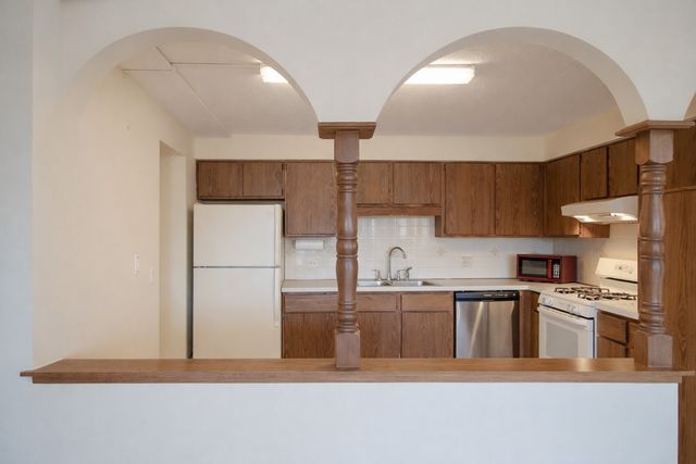 5447 W Lawrence Avenue 203, Chicago, IL 60630