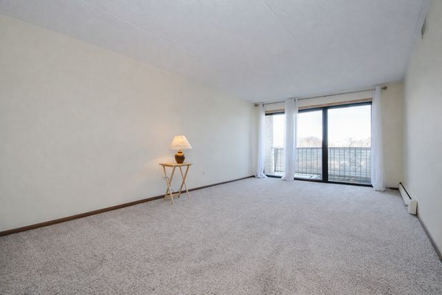 5447 W Lawrence Avenue 203, Chicago, IL 60630