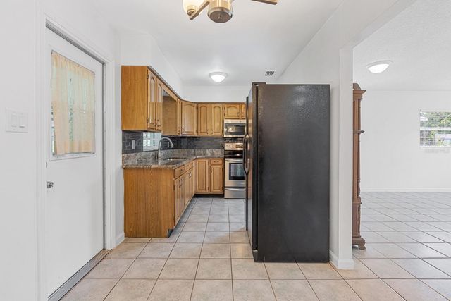 1713 W ATKINSON STREET, Tampa, FL 33604