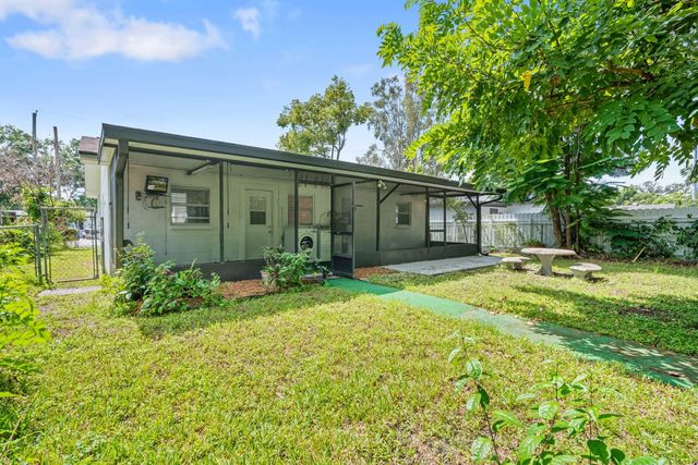 1713 W ATKINSON STREET, Tampa, FL 33604