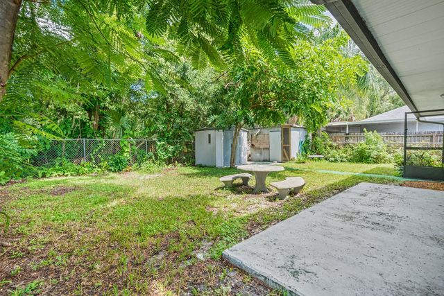 1713 W ATKINSON STREET, Tampa, FL 33604