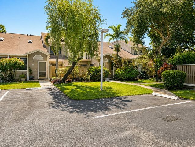 7111 Sportsmans Drive, North Lauderdale, FL 33068