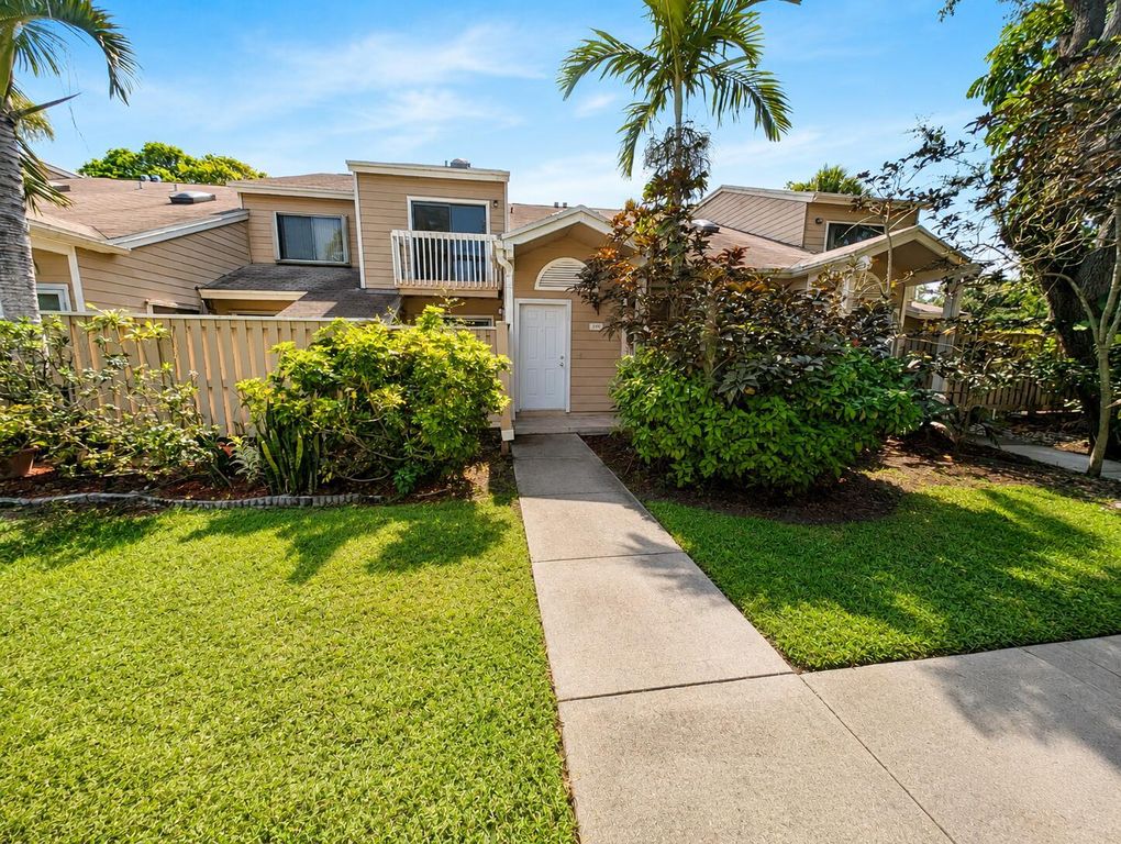 7111 Sportsmans Drive, North Lauderdale, FL 33068