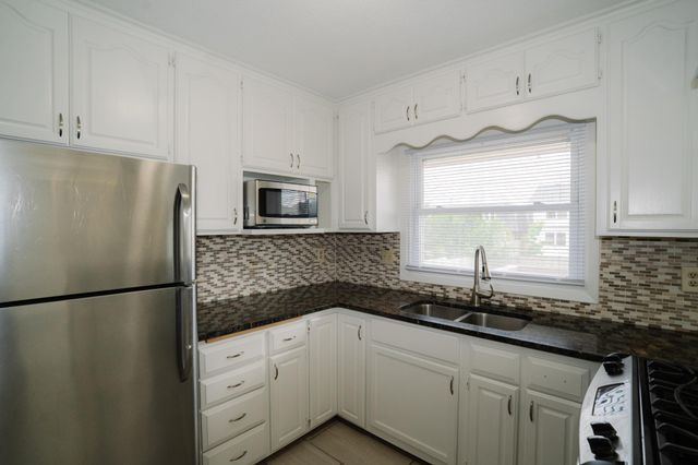 2230 Falcon Avenue, Saint Paul, MN 55119