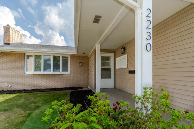 2230 Falcon Avenue, Saint Paul, MN 55119
