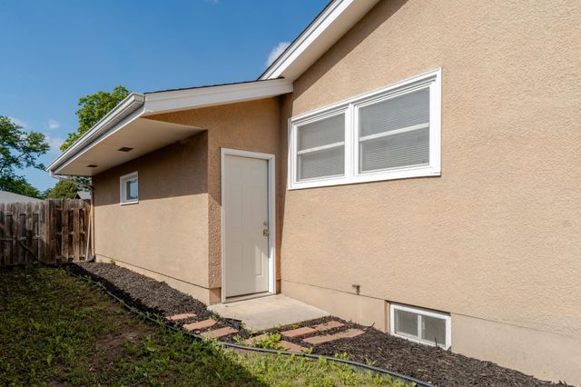 2230 Falcon Avenue, Saint Paul, MN 55119