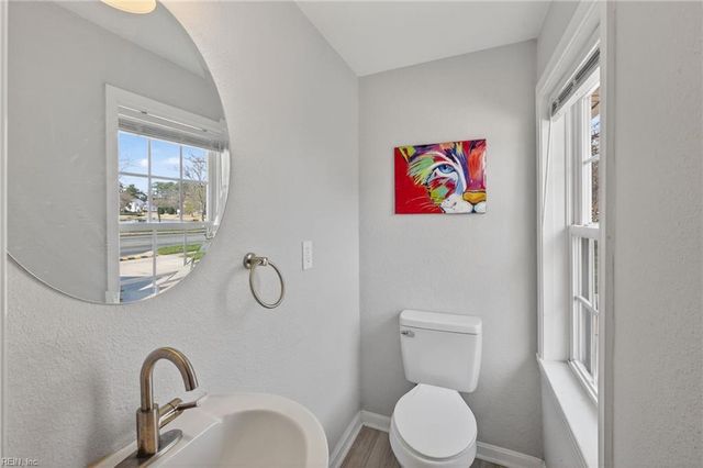 1530 Bainbridge BLVD, Chesapeake, VA 23324