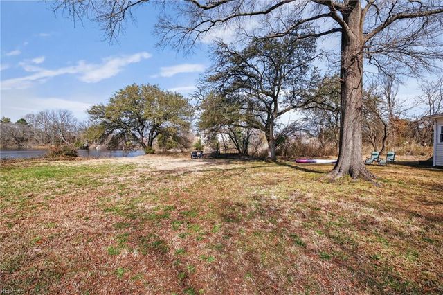 1530 Bainbridge BLVD, Chesapeake, VA 23324