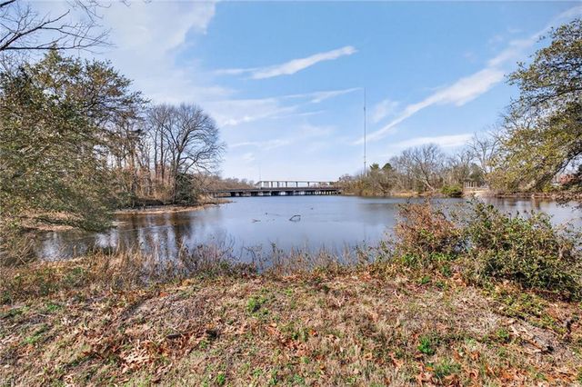 1530 Bainbridge BLVD, Chesapeake, VA 23324