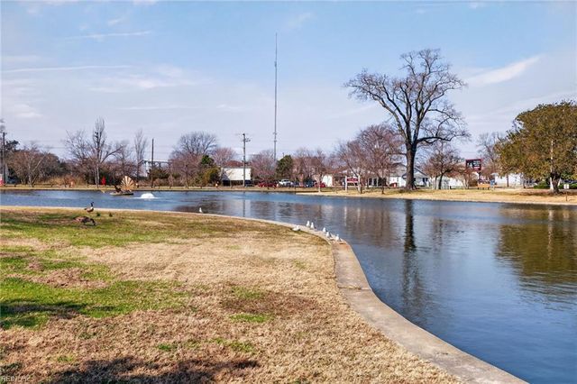 1530 Bainbridge BLVD, Chesapeake, VA 23324