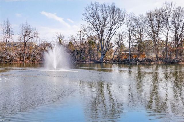 1530 Bainbridge BLVD, Chesapeake, VA 23324