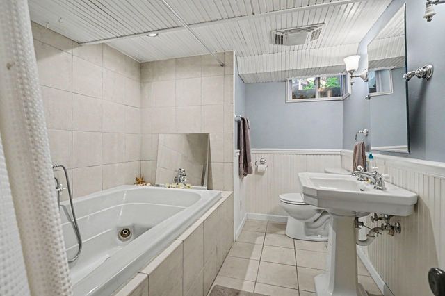 312 E 16th Street, Holland City, MI 49423