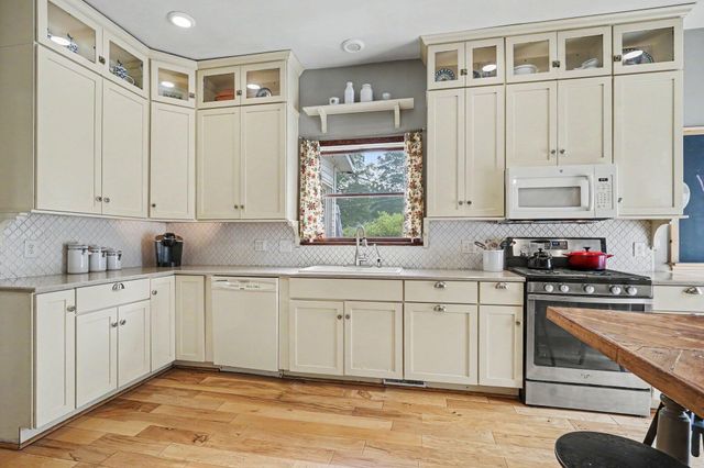 312 E 16th Street, Holland City, MI 49423