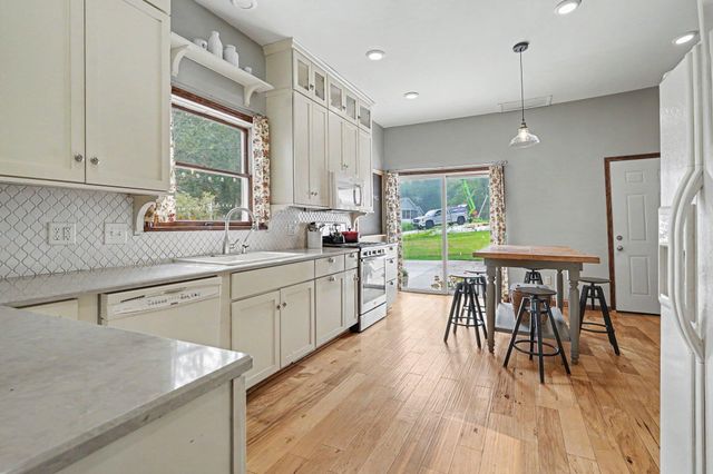 312 E 16th Street, Holland City, MI 49423