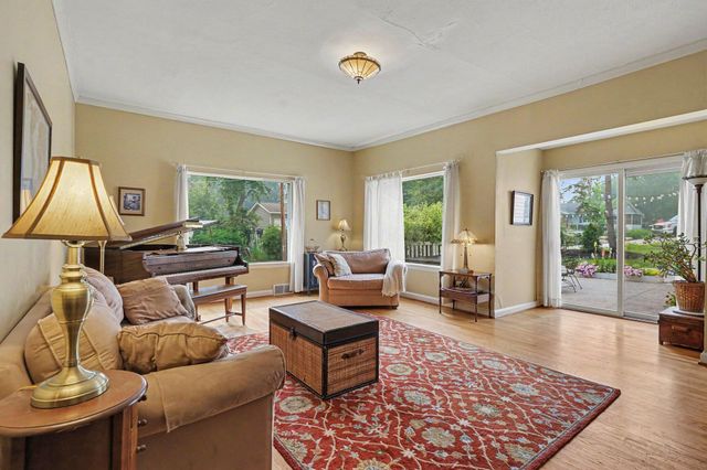 312 E 16th Street, Holland City, MI 49423
