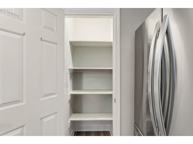 1735 PLATEAU St Ne, Salem, OR 97305