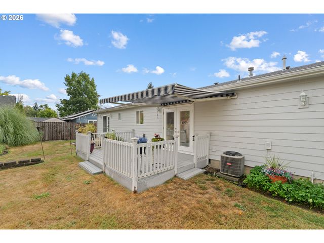 1735 PLATEAU St Ne, Salem, OR 97305