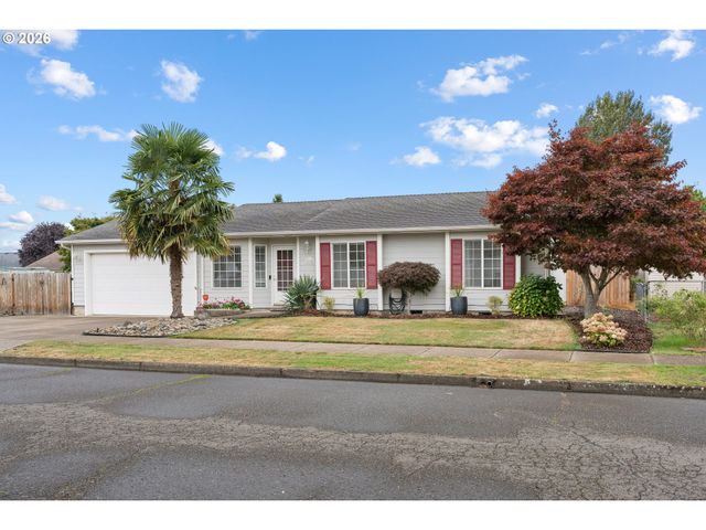 1735 PLATEAU St Ne, Salem, OR 97305