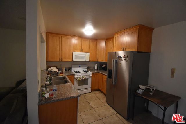 1320 N Columbus Avenue, Glendale, CA 91202