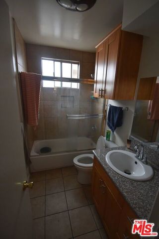 1320 N Columbus Avenue, Glendale, CA 91202