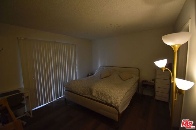 1320 N Columbus Avenue, Glendale, CA 91202