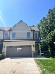 11394 Langfeld Spur, Green Oak Township, MI 48116