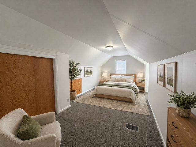 2325 N Marquette Street, Davenport, IA 52804