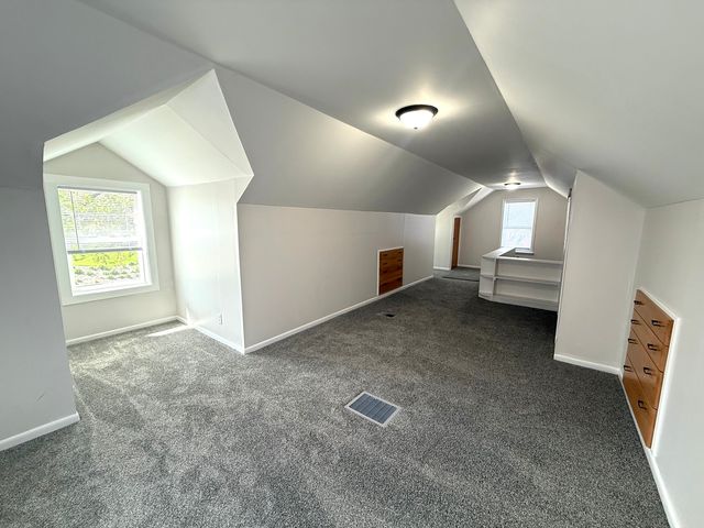 2325 N Marquette Street, Davenport, IA 52804