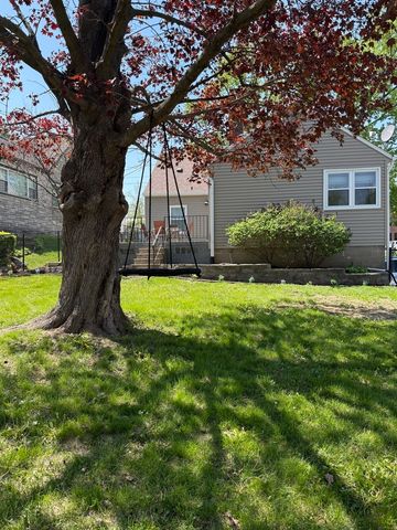 2325 N Marquette Street, Davenport, IA 52804
