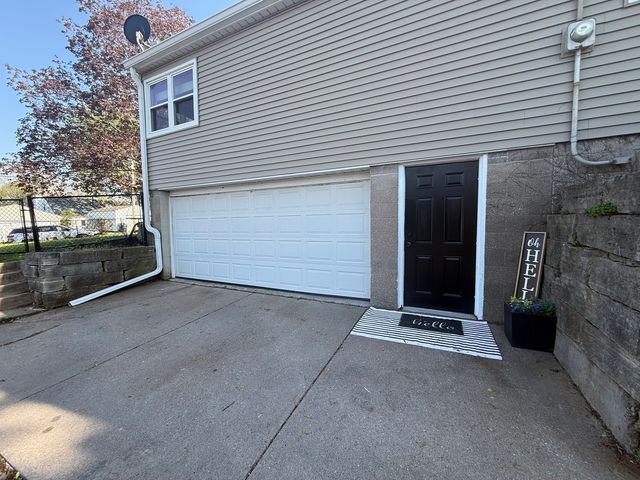 2325 N Marquette Street, Davenport, IA 52804