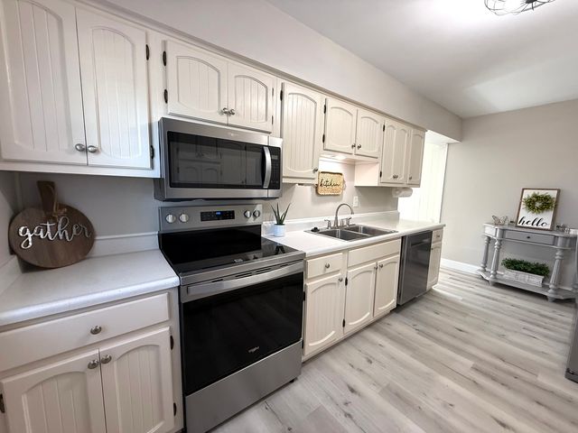 2325 N Marquette Street, Davenport, IA 52804