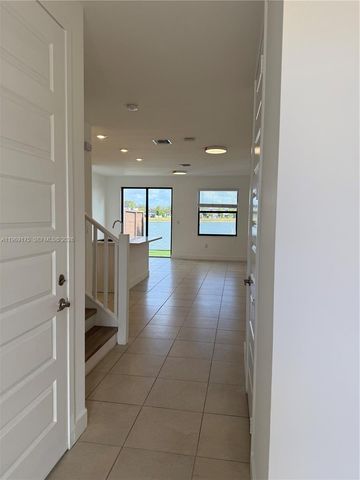 9117 NW 159th St, Miami Lakes, FL 33018