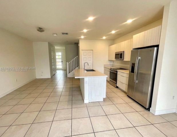 9117 NW 159th St, Miami Lakes, FL 33018