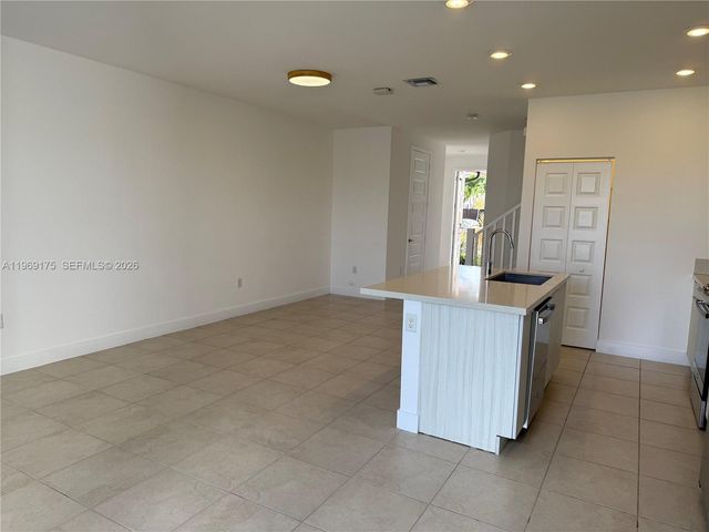 9117 NW 159th St, Miami Lakes, FL 33018