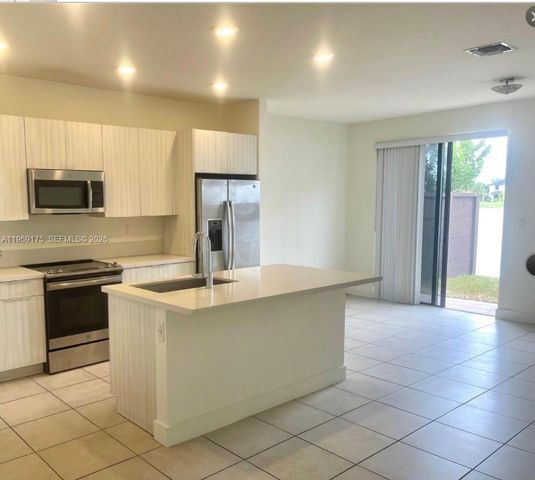 9117 NW 159th St, Miami Lakes, FL 33018