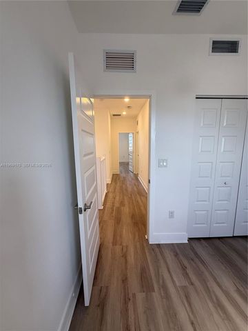 9117 NW 159th St, Miami Lakes, FL 33018