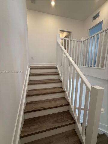 9117 NW 159th St, Miami Lakes, FL 33018