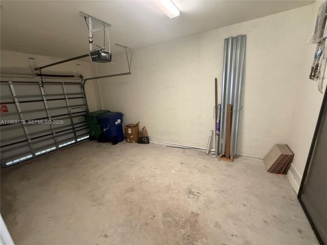 9117 NW 159th St, Miami Lakes, FL 33018