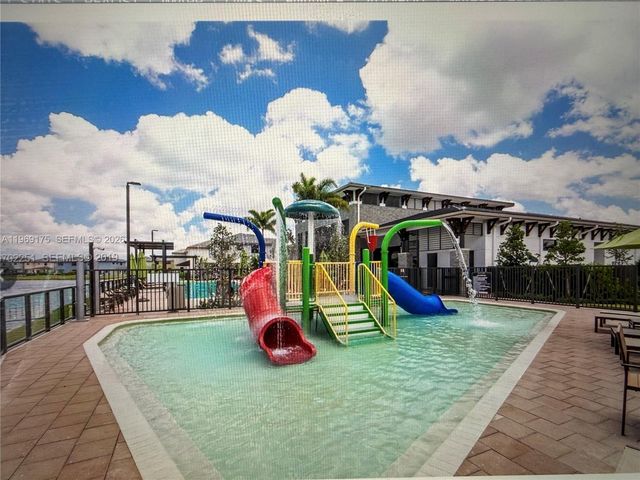 9117 NW 159th St, Miami Lakes, FL 33018