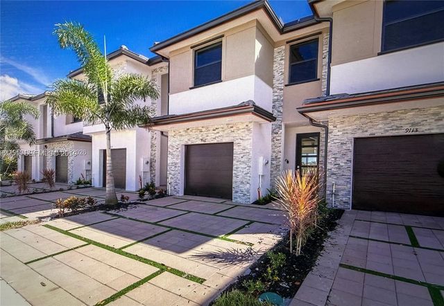 9117 NW 159th St, Miami Lakes, FL 33018