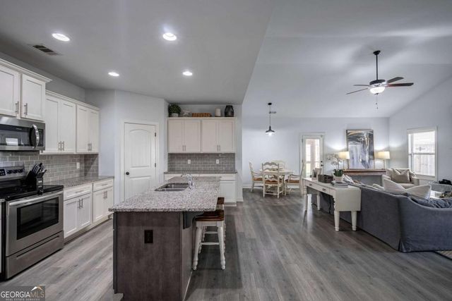 284 Meeler Circle, Bogart, GA 30622