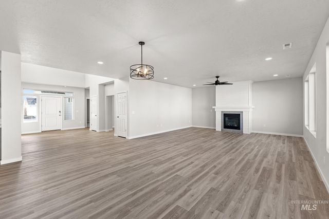 13692 Judson St, Caldwell, ID 83607