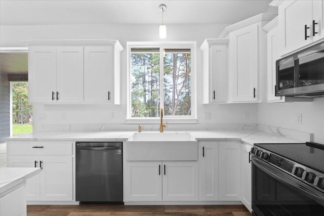 1266 Ellison Loop, Merlin, OR 97532