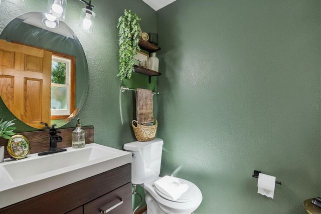 114 Gordon COURT, Mukwonago, WI 53149