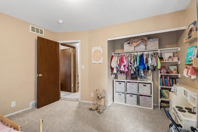 114 Gordon COURT, Mukwonago, WI 53149