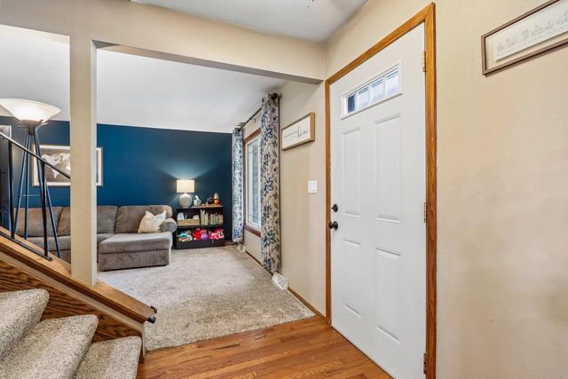 114 Gordon COURT, Mukwonago, WI 53149