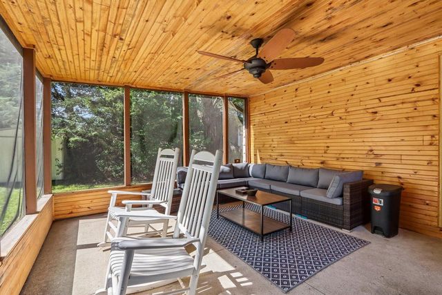 114 Gordon COURT, Mukwonago, WI 53149