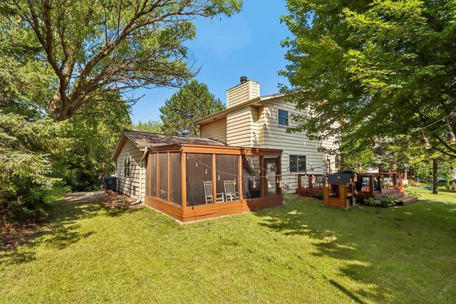 114 Gordon COURT, Mukwonago, WI 53149