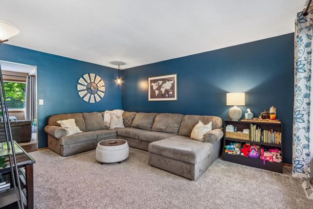 114 Gordon COURT, Mukwonago, WI 53149