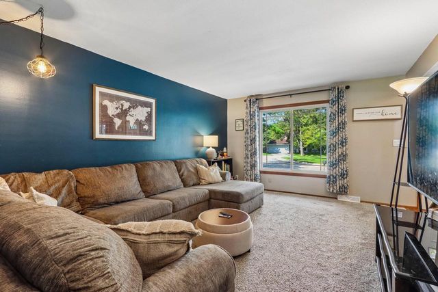 114 Gordon COURT, Mukwonago, WI 53149